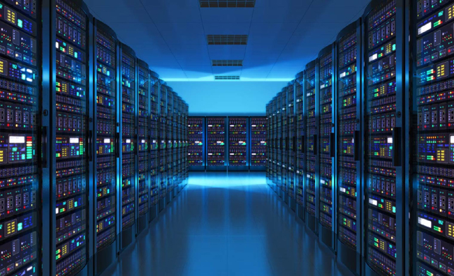 Data Center là cơ sở hạ tầng tập trung toàn bộ hoạt động công nghệ thông tin và thiết bị của một doanh nghiệp.