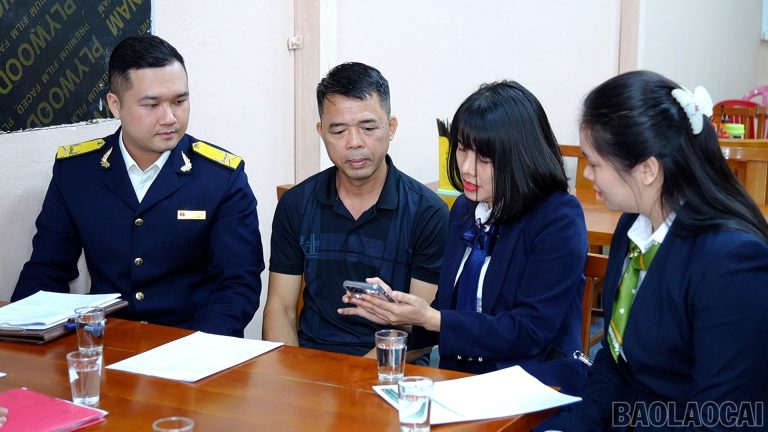 Tăng tốc hướng dẫn chuyển đổi mô hình và phương pháp quản lý thuế đối với hộ kinh doanh