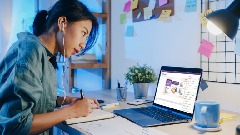 VNPT ra mắt chương trình đào tạo trực tuyến về Quản lý tài chính cá nhân: Đã đến lúc cần học cách quản lý tiền bài bản